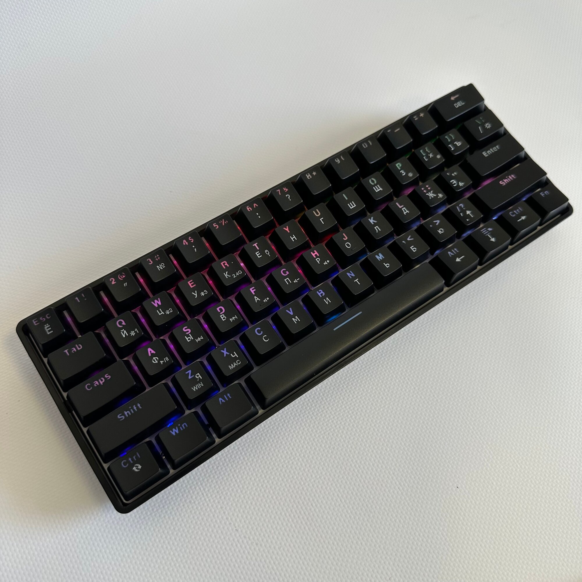 Игровая беспроводная тихая механическая клавиатура с RGB подсветкой, черная