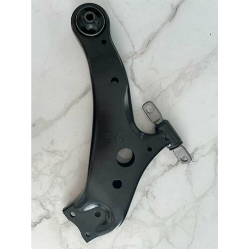 Рычаг передний нижний правый Lexus rx350rx450h 2008-2015гг 6500₽