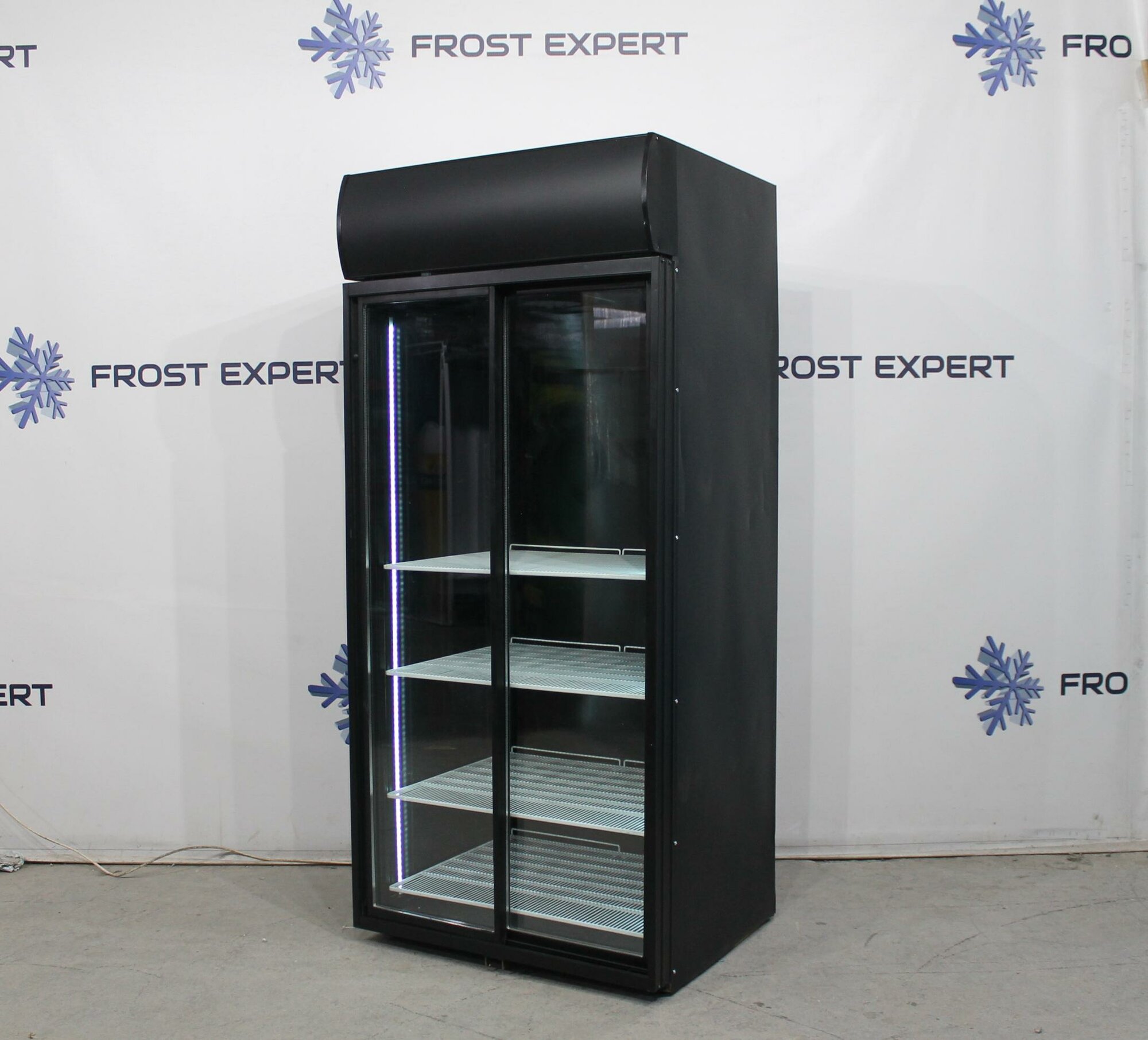 Холодильный шкаф Norcool S800SD Черный, Д/У замок