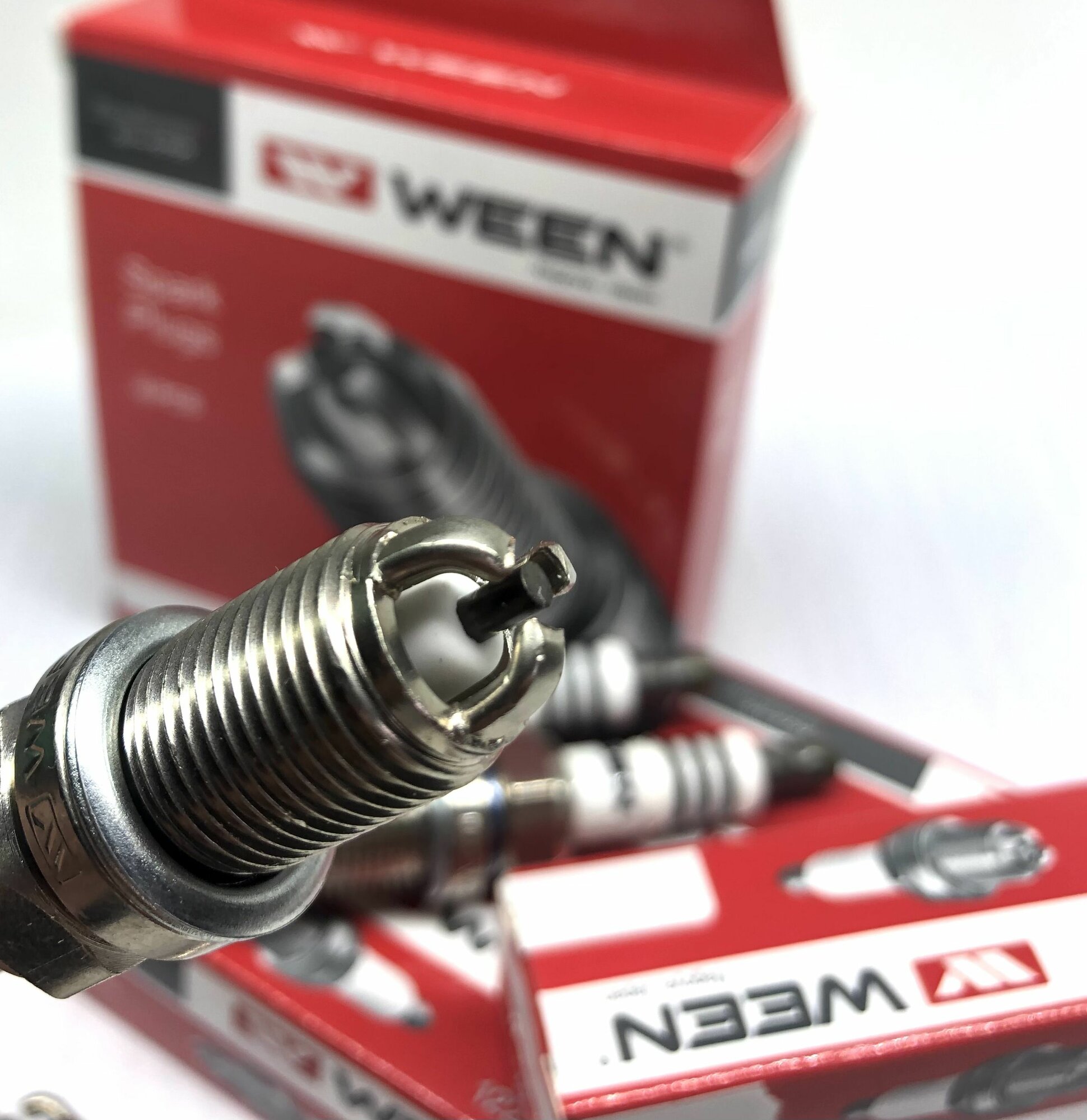 Комплект свечей зажигания Audi 100 50 80 200 A2 A3 A4 A6 A8 B3 TT (Свечи Ауди) япония 3 Контакта WEEN — фото 1