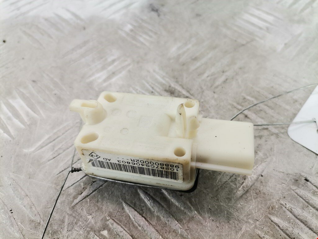 Датчик удара Renault Scenic 3 988809284R арт. 1759710