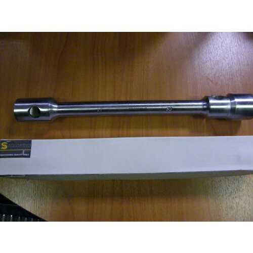 Ключ балонный Грузовой (27X32) (400мм) Strongwille