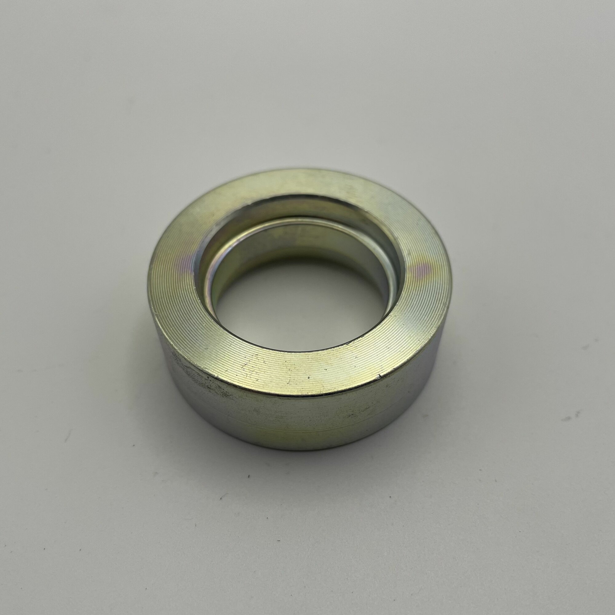 фото Проставка привода насоса ГУР / шайба дистанционная гидроусилителя руля ВАЗ 2110-2111-2112, Лада Нива Урбан, Бронто, Легенд (Lada Niva Urban, Bronto, Legend) 2121-21213-21214-2131