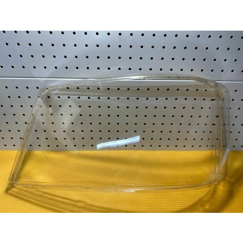 Стекло фары головного света левое для Scania P G G S 6 Скания серии 2016- 10560₽