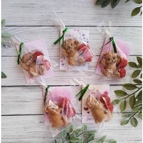 Набор мини мыло 5шт. мишка с малиной от milovikaв прозрачных пакетах с открытками