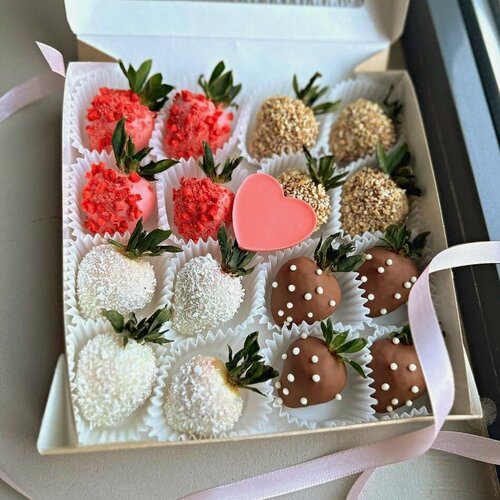 Изображение товара Подарочный набор "4 сезона" для Любимой, букет вкусов от Sweet Berry