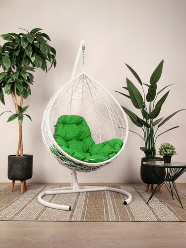 Изображение товара Подвесное кресло капля, с ротангом белое, зелёная подушка