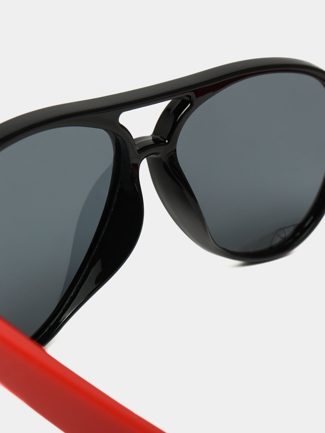 Солнцезащитные очки — фото 1