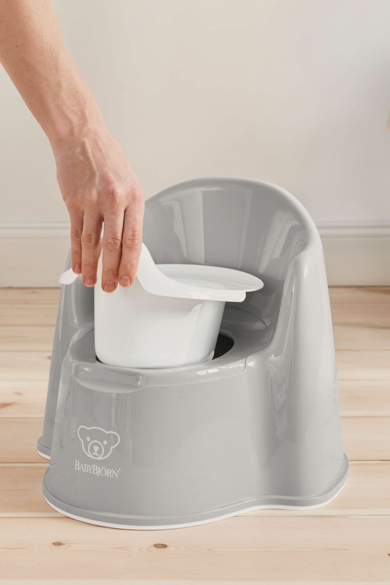 Кресло-горшок BabyBjorn Potty Chair, белый (55221) - фото №10
