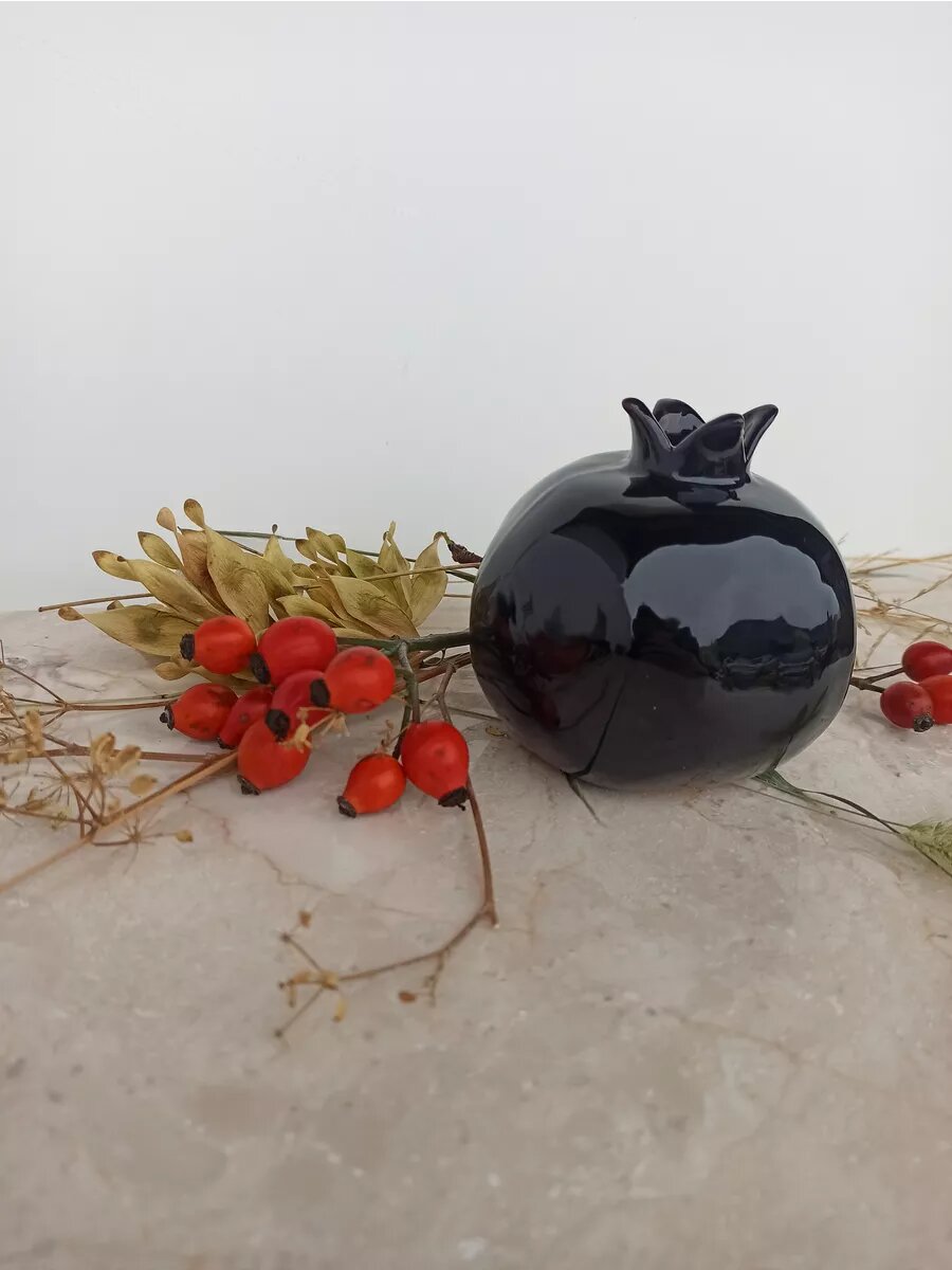 фото Статуэтки Магазин Артёма Фонарёва красный