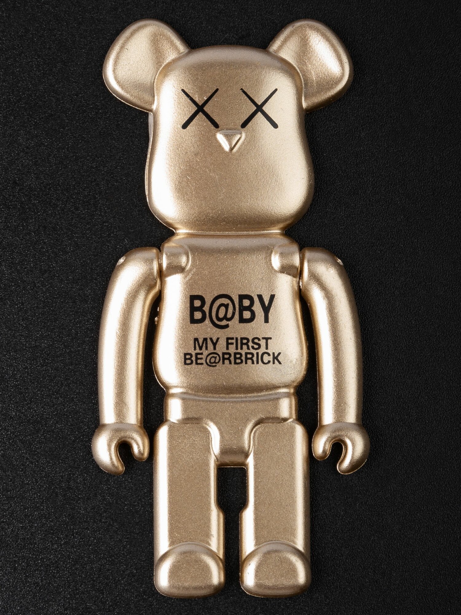 Попсокет-держатель Bearbrick с наклейкой / Цвет: Золотой