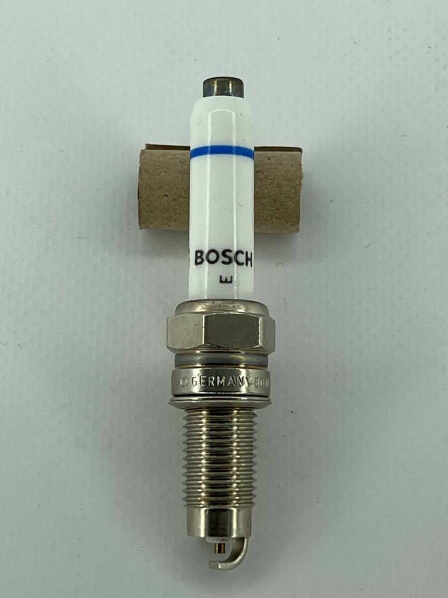 Свеча зажигания VAG 04C905616 (1 шт.) для Volkswagen Skoda Seat Audi