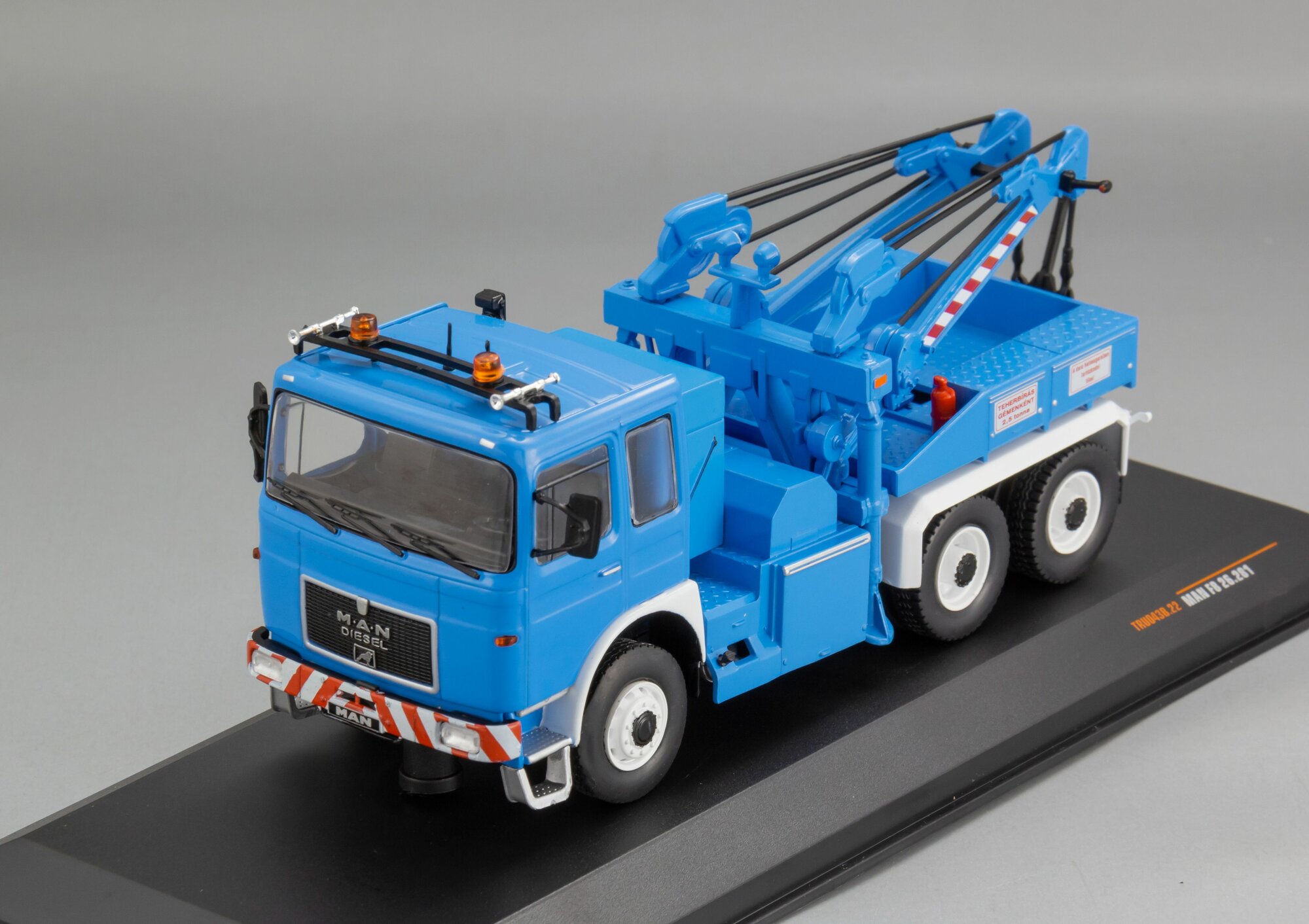 Коллекционная масштабная модель 1:43 MAN F 8 26.281 от IXO Models