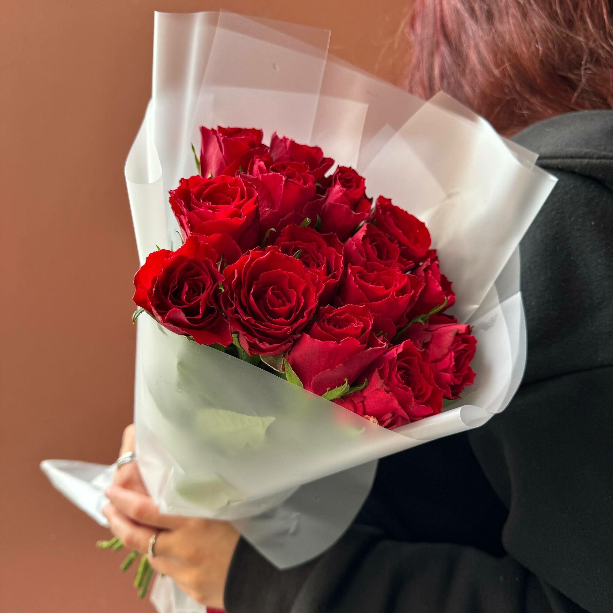 Букет из 16 кенийских красных роз