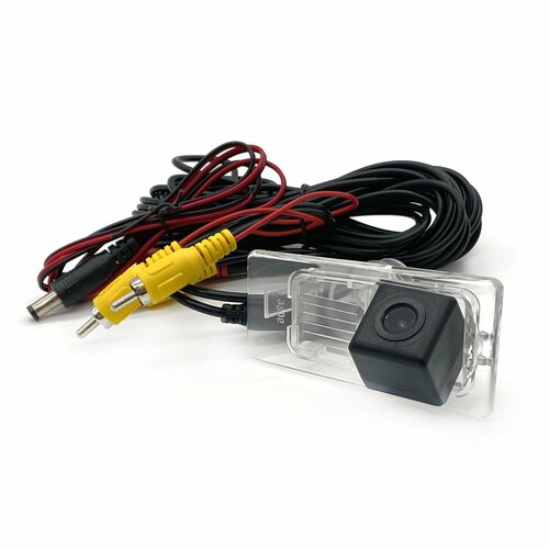 Камера заднего вида в плафоне Kia Cerato 3 2012-2018 177000₽