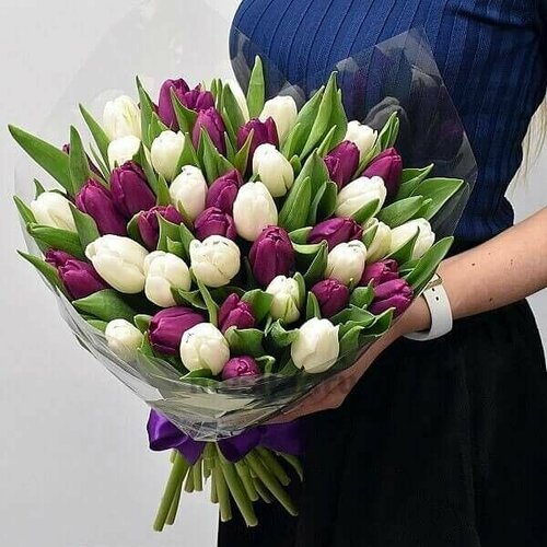 Букет тюльпанов микс (белый, фиолетовый)