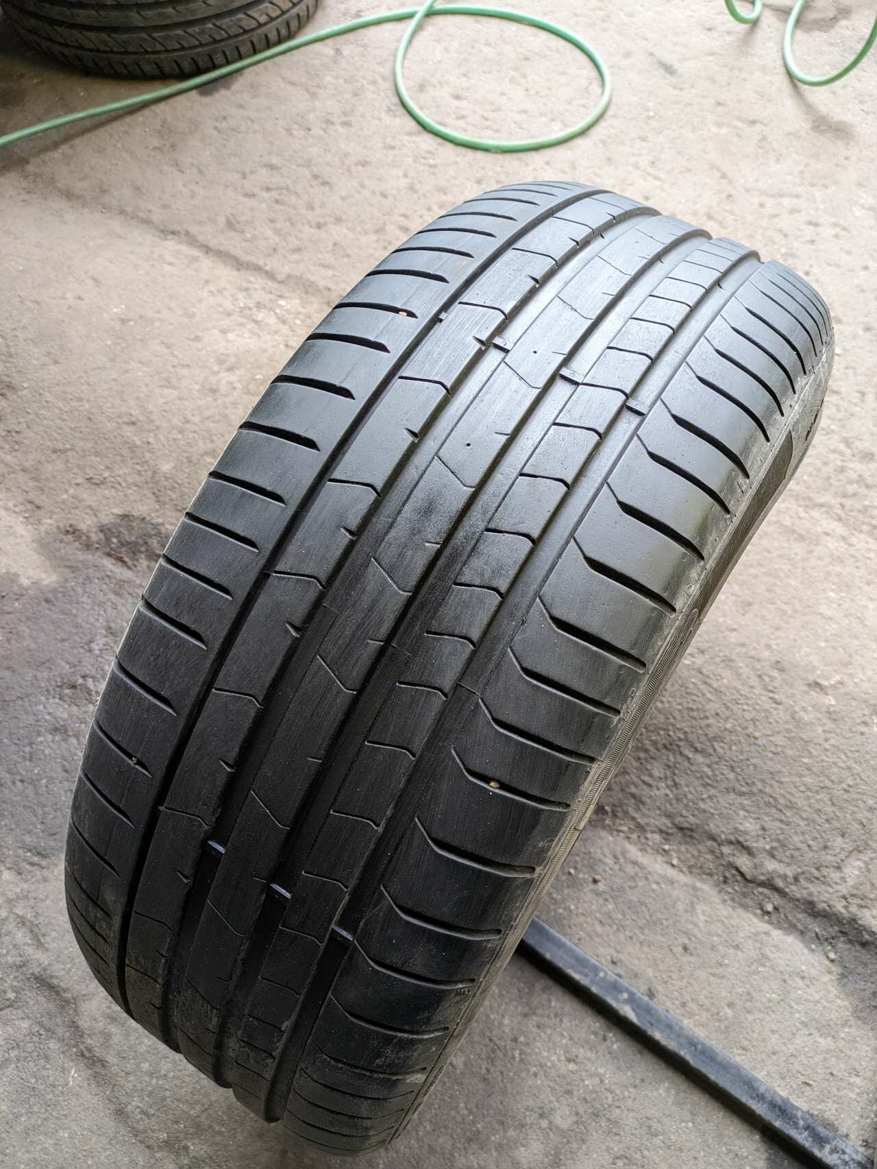 245/40 R19 98Y Pirelli P Zero PZ4