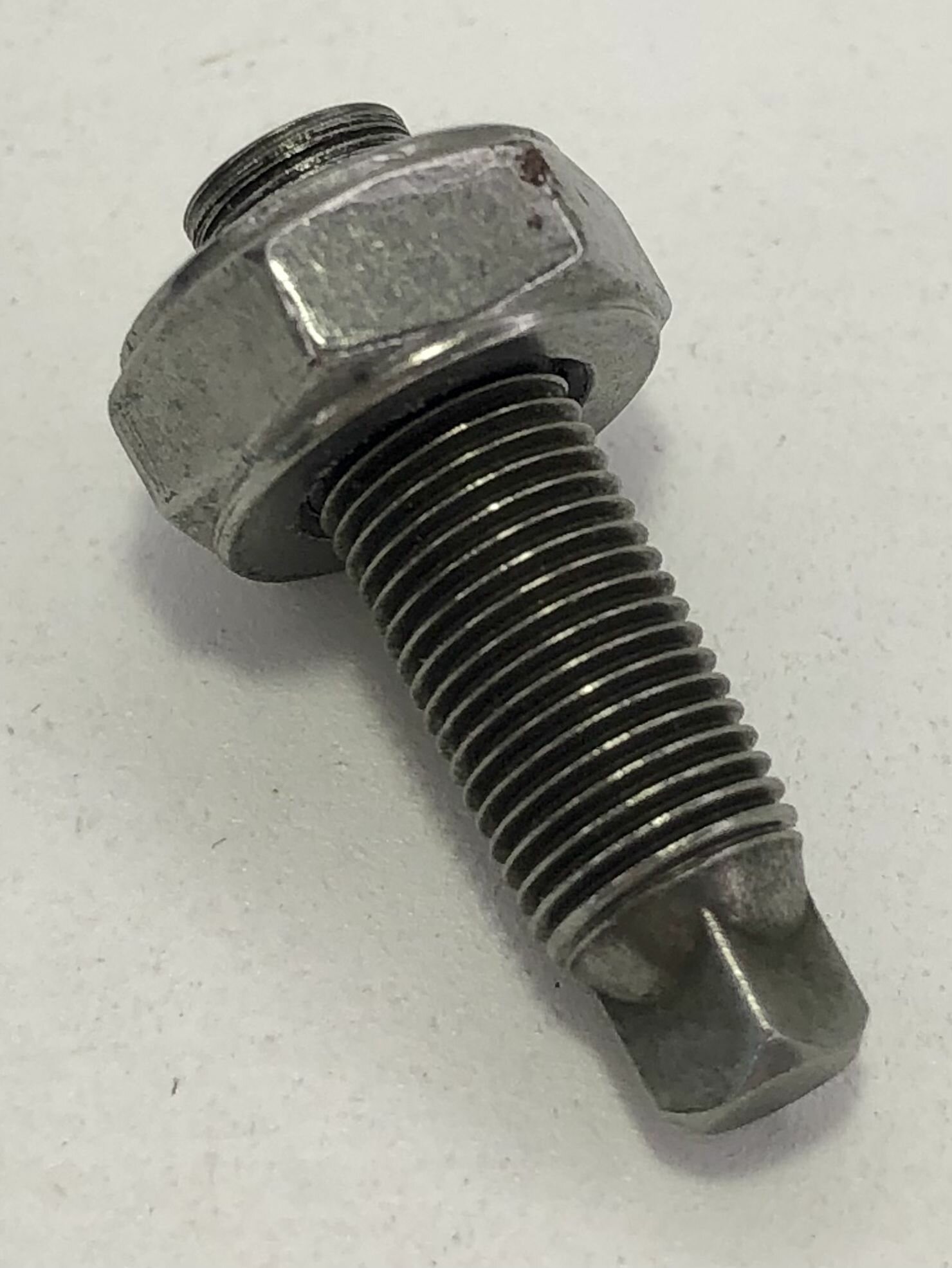 фото Винт регулировки клапанов Альфа, TTR125, Динго, скутер 50-150 (с гайкой, М5 х 0.5 х 18.5 мм.) Квадрат