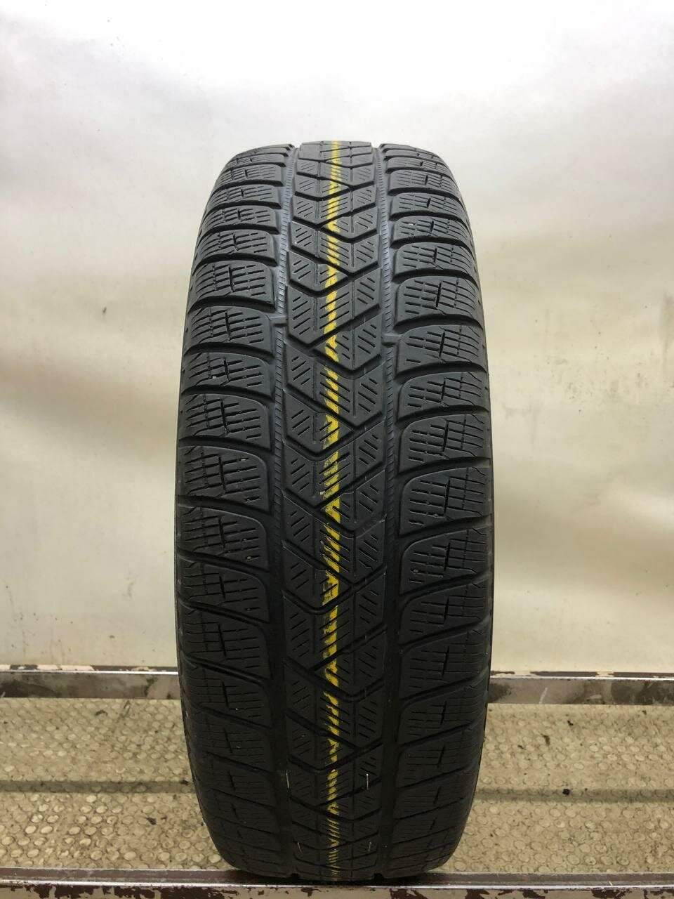 Pirelli Scorpion Winter 215/65 R16 БУ Шины Зимние