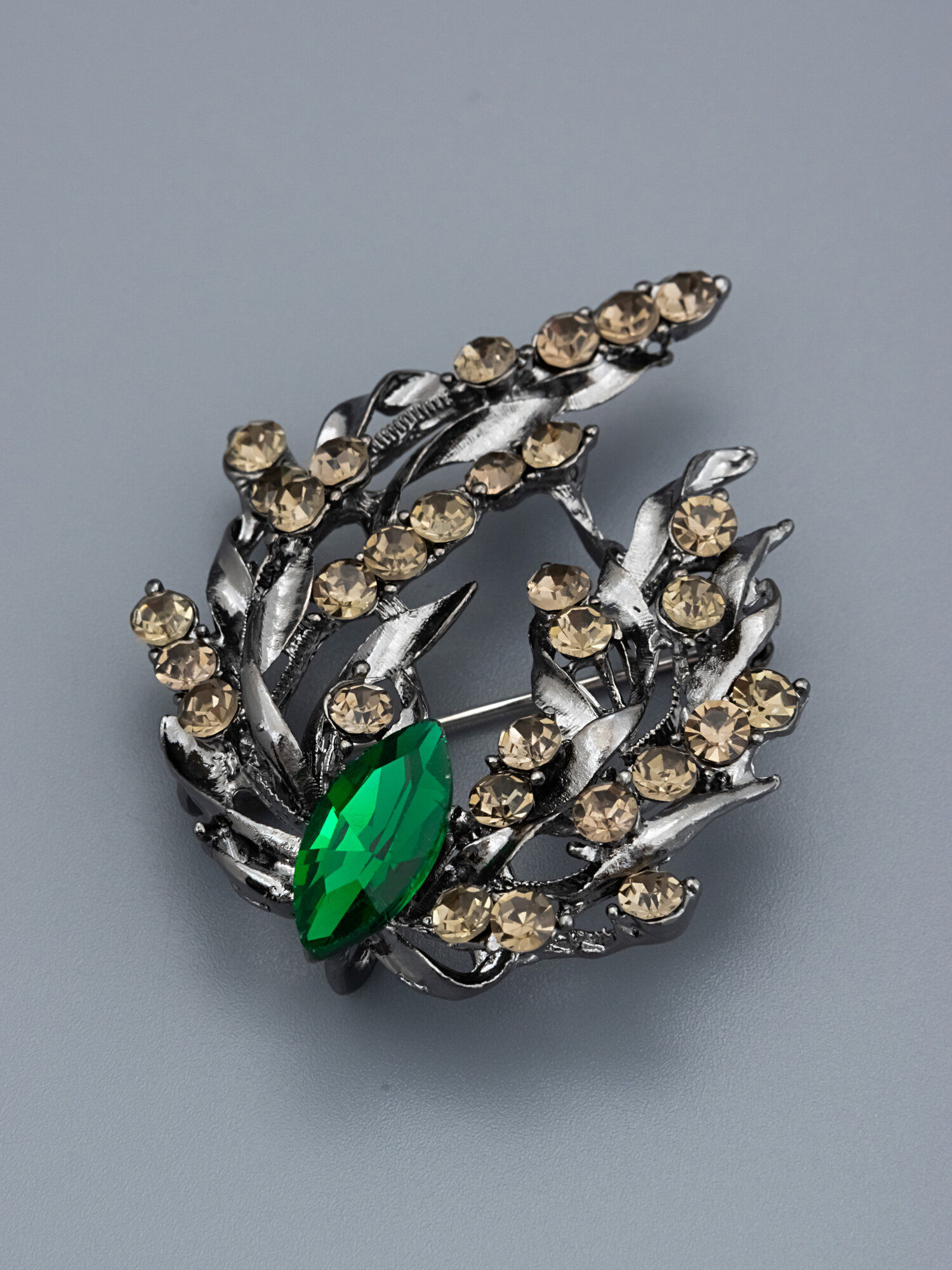 Брошь ЖемАрт, кристалл, зеленый — фото 1