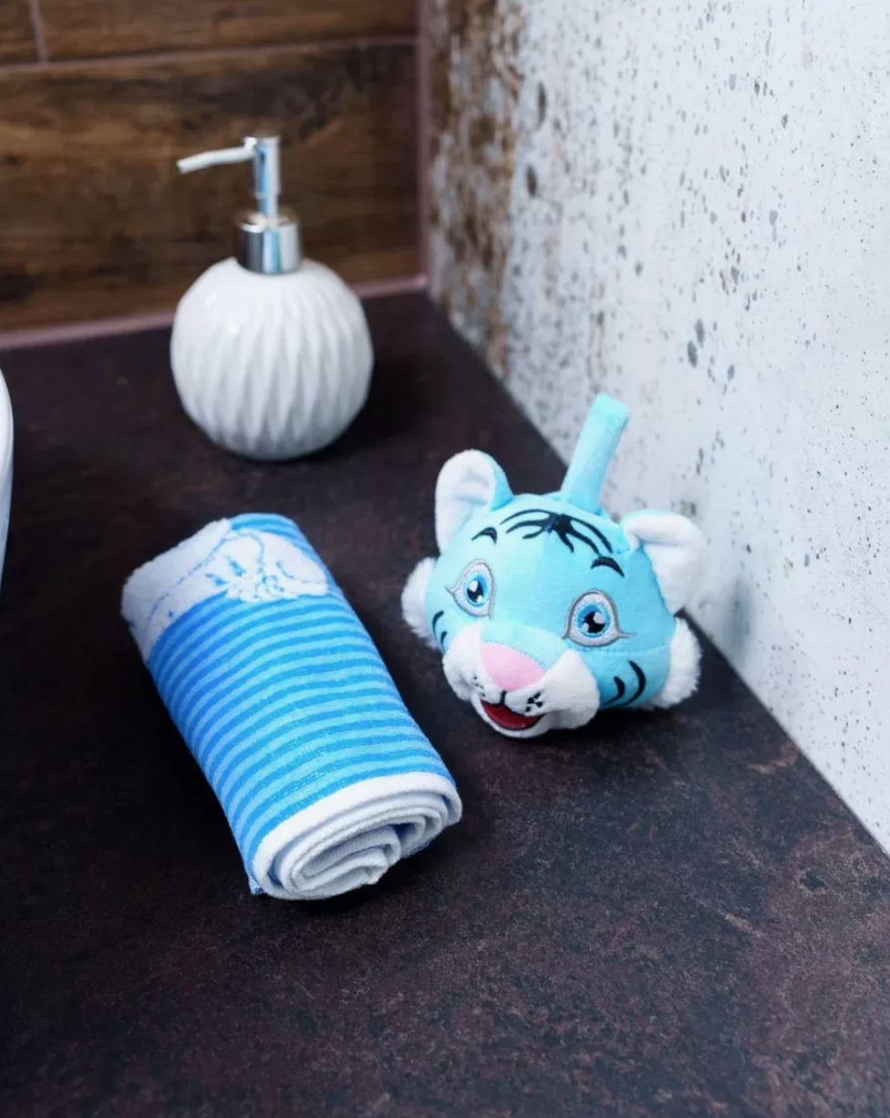 Детское полотенце для рук и лица с игрушкой тигр голубое - фотография № 7