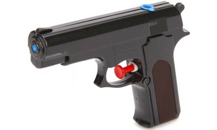 Водяной пистолет Наша Игрушка Черный, пластик, 14,5 см, в пакете (368A)