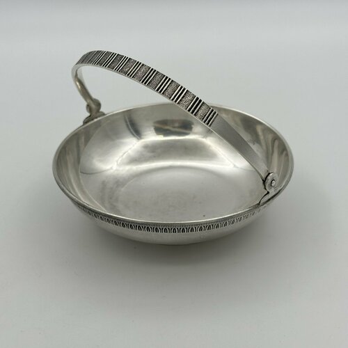 Орешница круглой формы с ручкой мельхиор медь-никель 416000₽