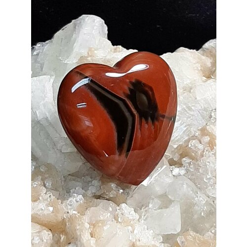 Сердце из Сердолика. Натуральный камень. 5х4,5х2 см