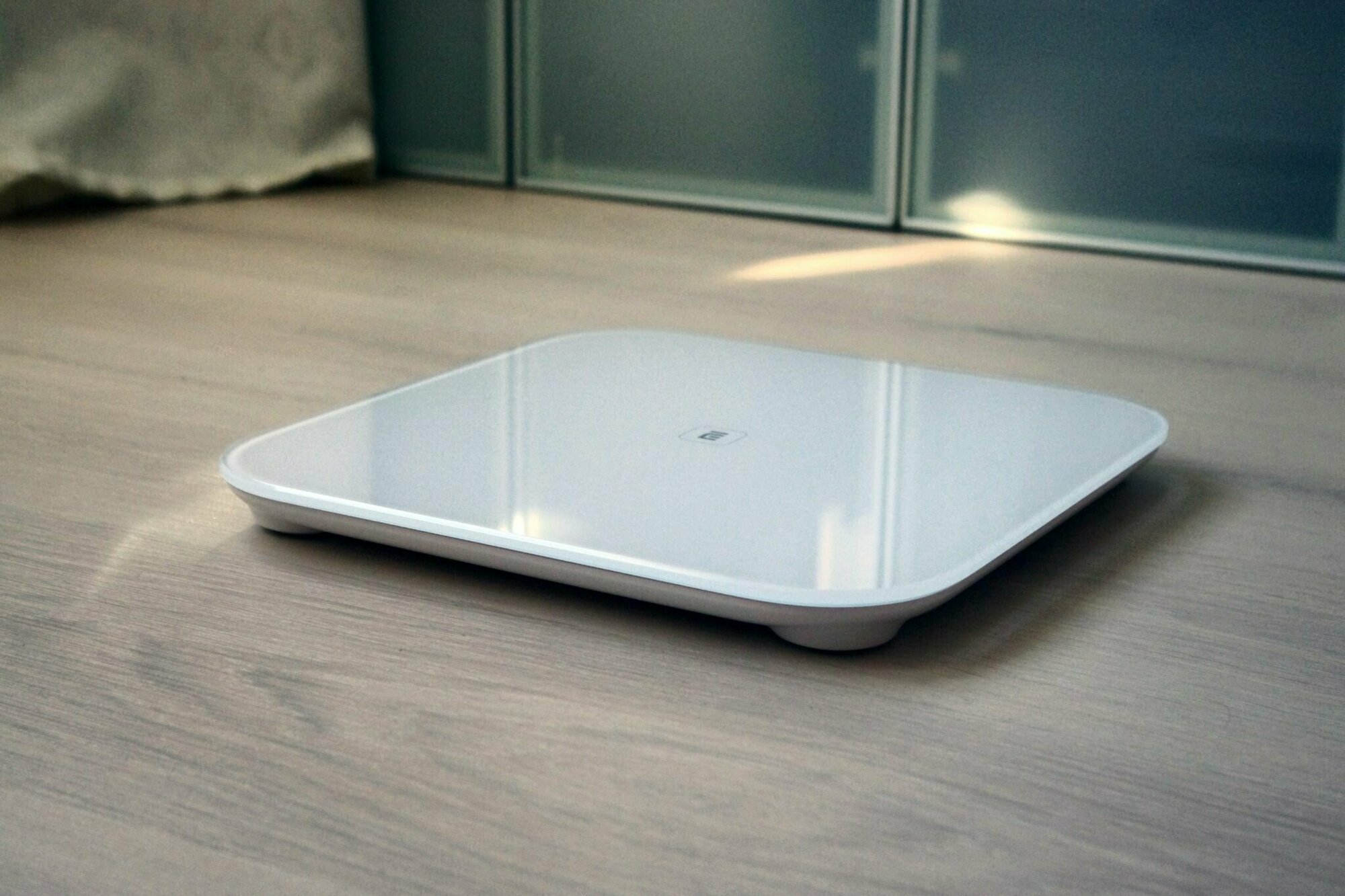 Картинки Xiaomi умные весы электронные Mi Smart Scale 2 (XMTZC04HM) / Весы с подключением к телефону по Bluetooth, белый