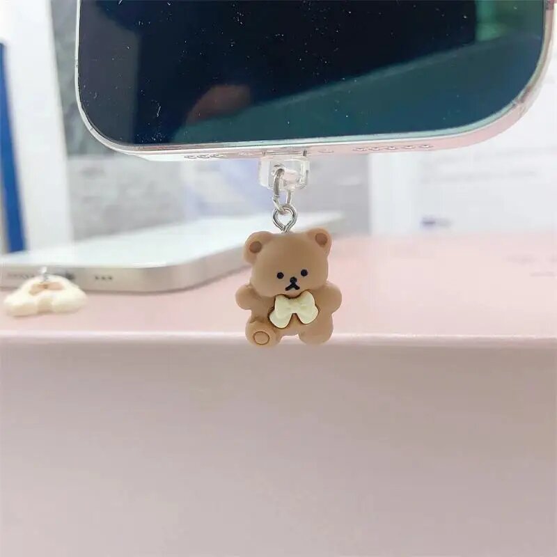 Милый маленький медвежонок 2D подвеска для телефона подходит для IPhone для Samsung Type-C интерфейс пылезащитная заглушка аксессуар украшение, Green Type-C — фото 1