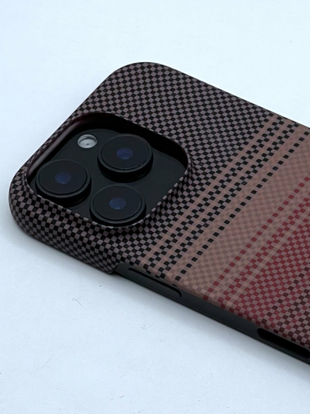 Чехол с карбоновой текстурой, совместимый с, для iPhone 16 Pro MAX — фото 1