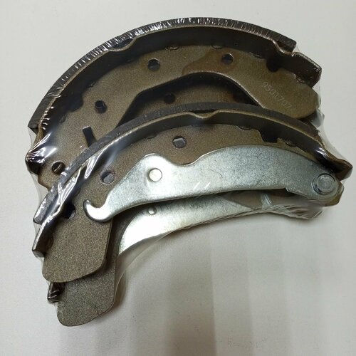 Колодки тормозные задние барабанные Chevrolet CobaltRavon R4 1600₽