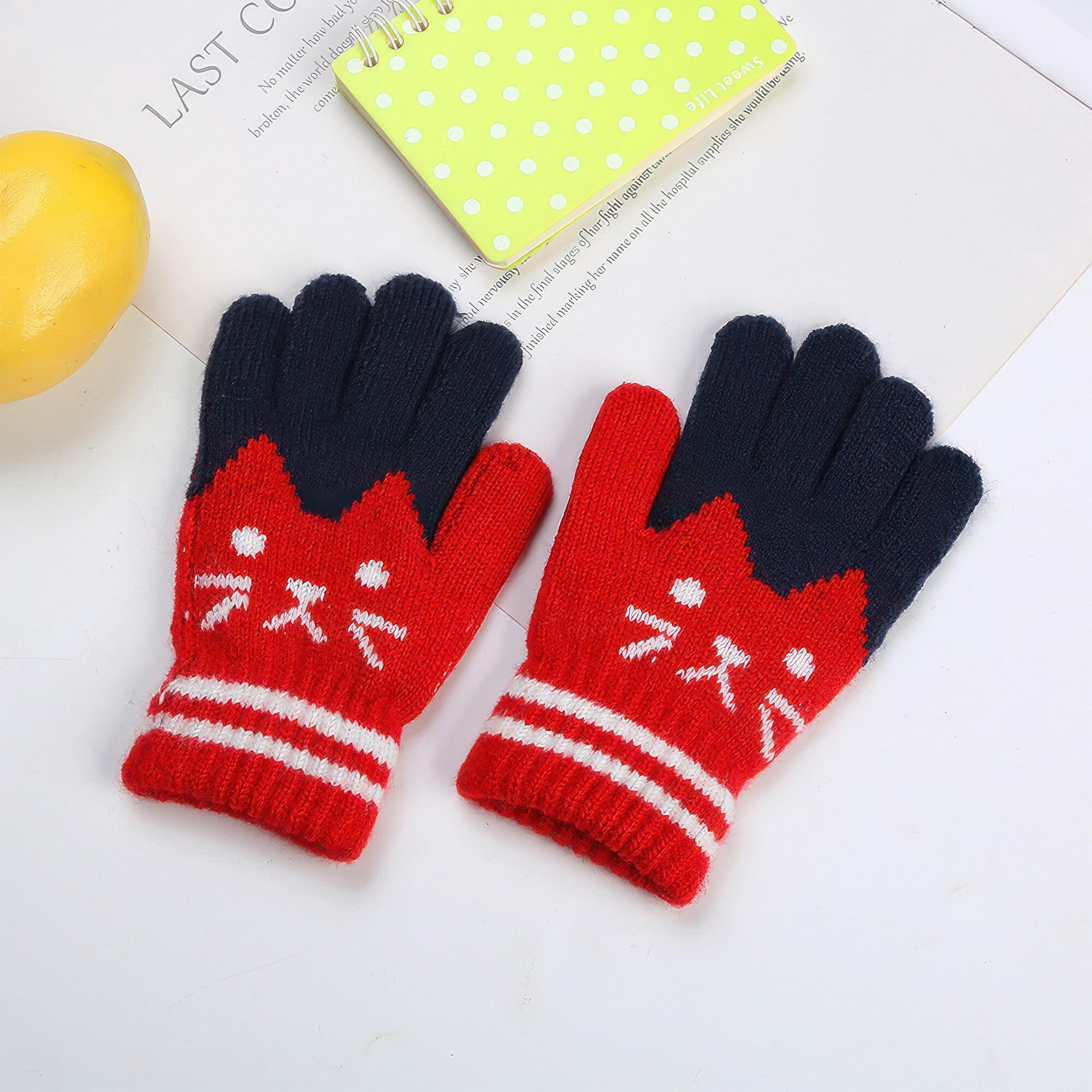 Зимние перчатки детские / Универсальный размер / Утепленные детские перчатки
