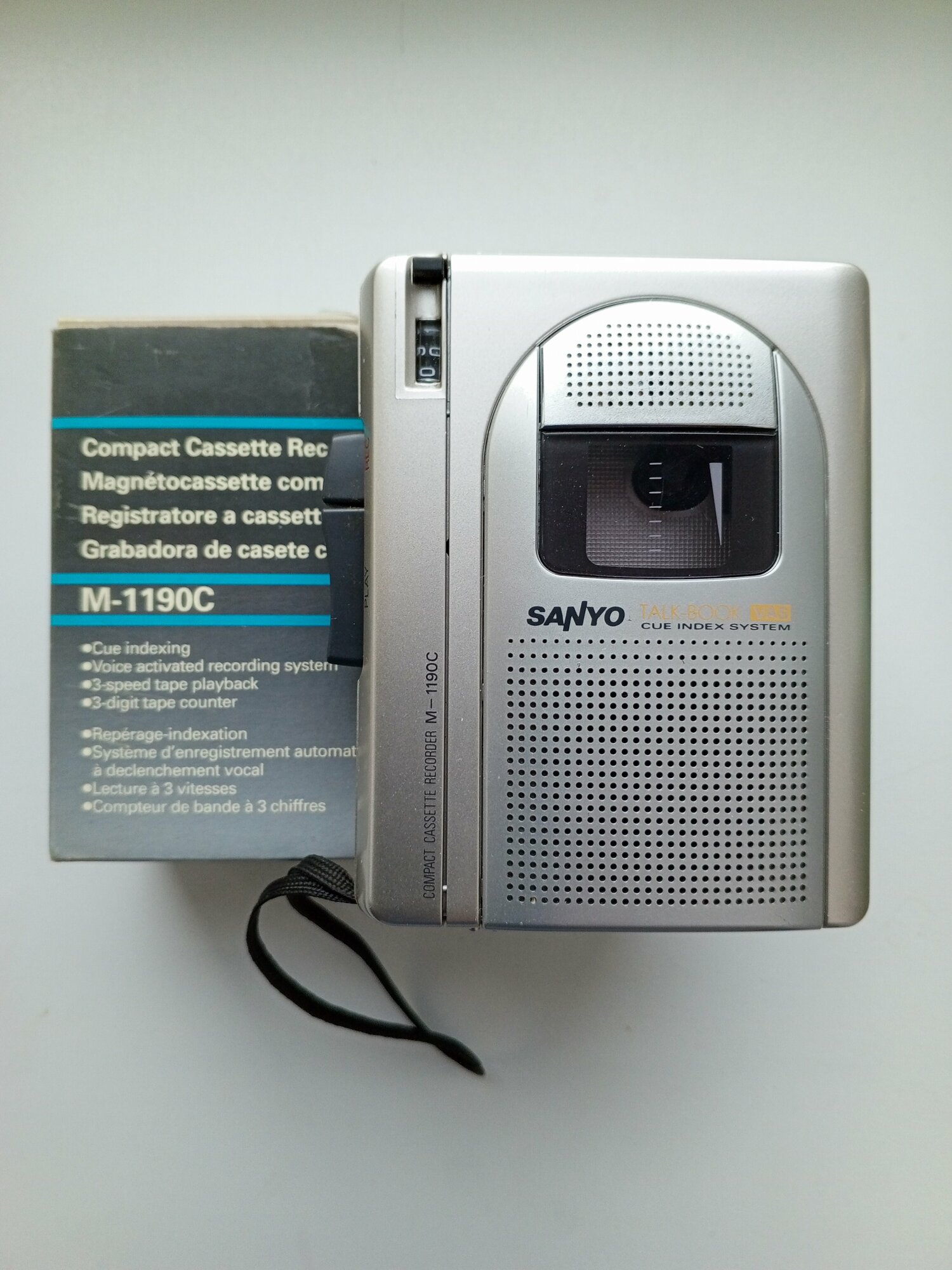Кассетный диктофон Sanyo M-1190 (стандартная кассета)