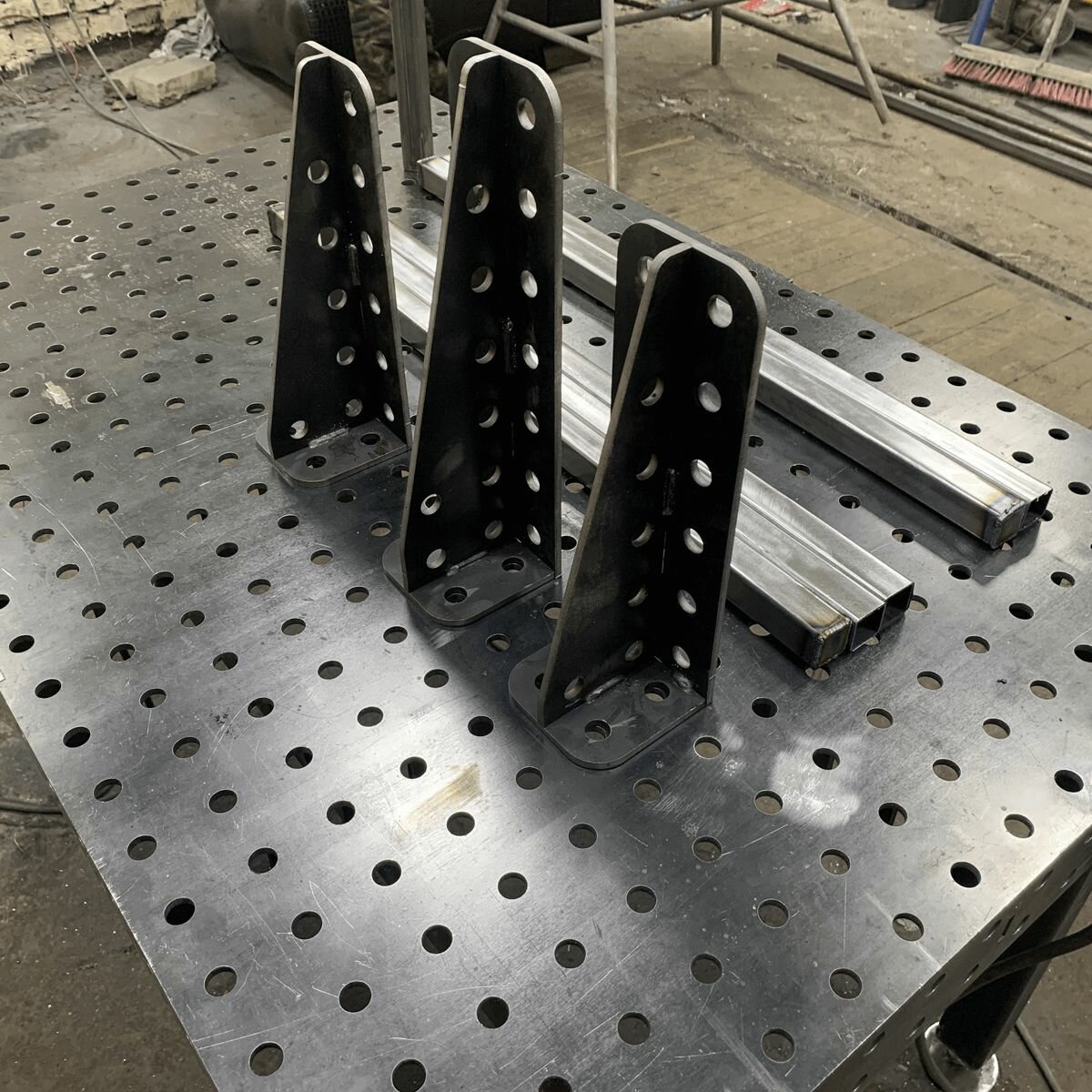 Оснастка для сварочных столов (Монтажный уголок 250мм; 90 градусов) толщина металла 6мм