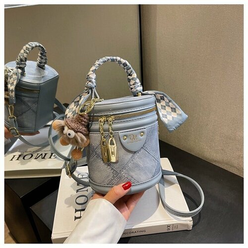 Сумка бочонок , фактура гладкая, голубой