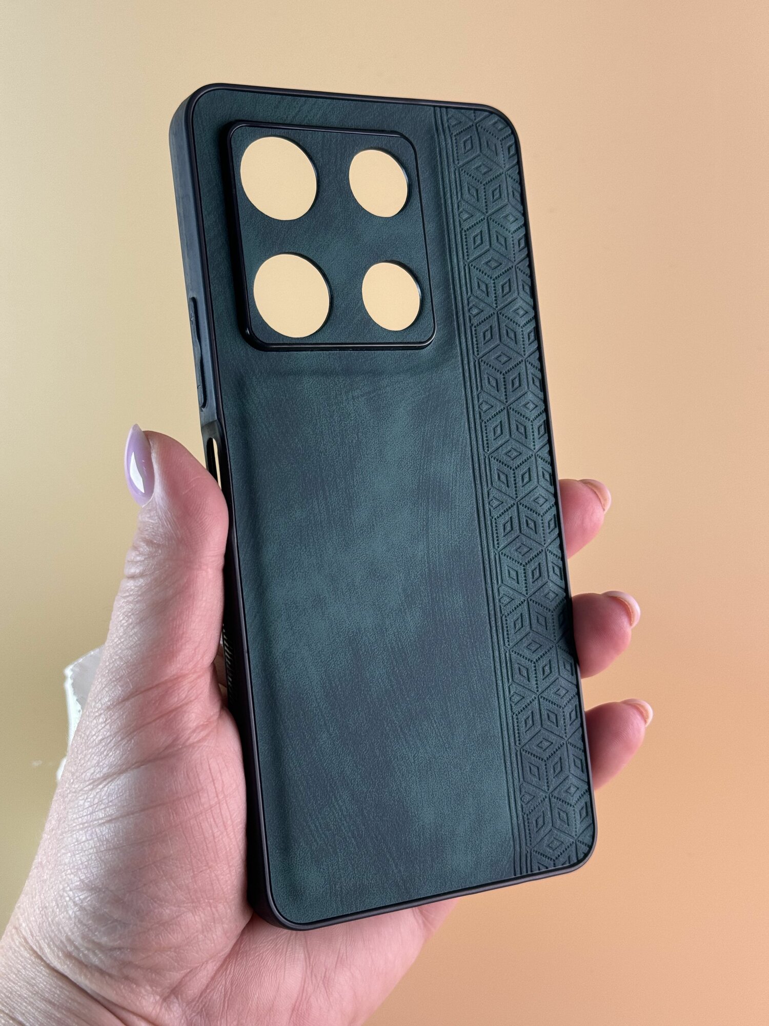 Чехол кожаный на Infinix Note 30 Pro / Чехол на Инфиникс Нот 30 Про с защитой камеры, геометрия, зеленый — фото 1