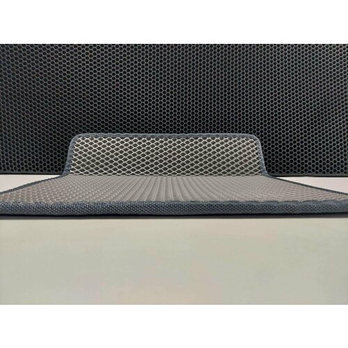 Коврик под миски, с бортиком. Размер 40х26 см. Бортик - 8 см. Цвет Серый.