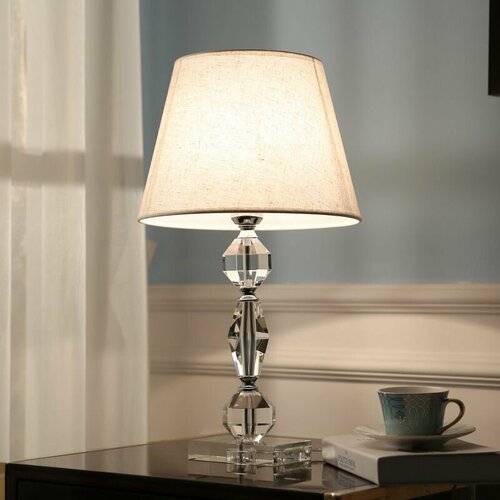 Простая современная хрустальная настольная лампа в гостиной и спальне-01