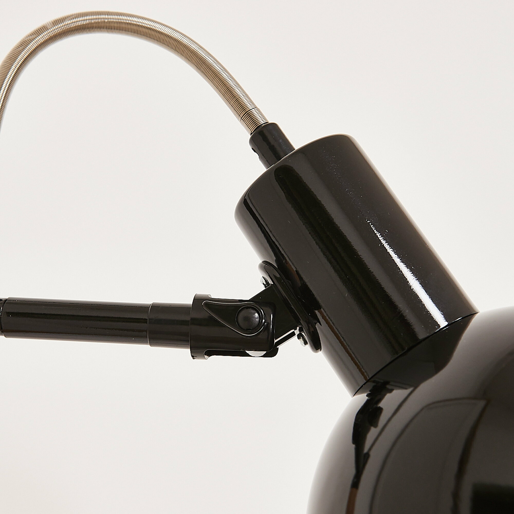 Торшер напольный под лампу Е14. 60W. с регулировкой наклона, черный, Uniel — фото 1