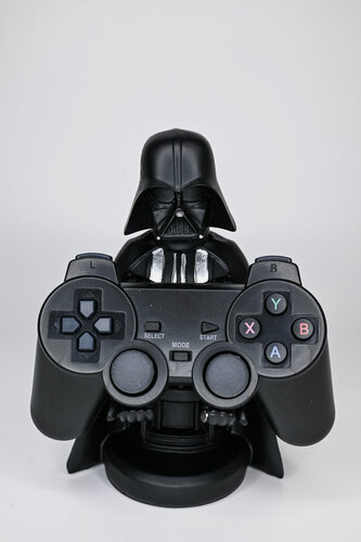 Изображение товара Подставка для джойстика Дарт Вейдер ps 5 / ps 4 / Xbox, держатель для телефона / геймпада (20 сантиметров)