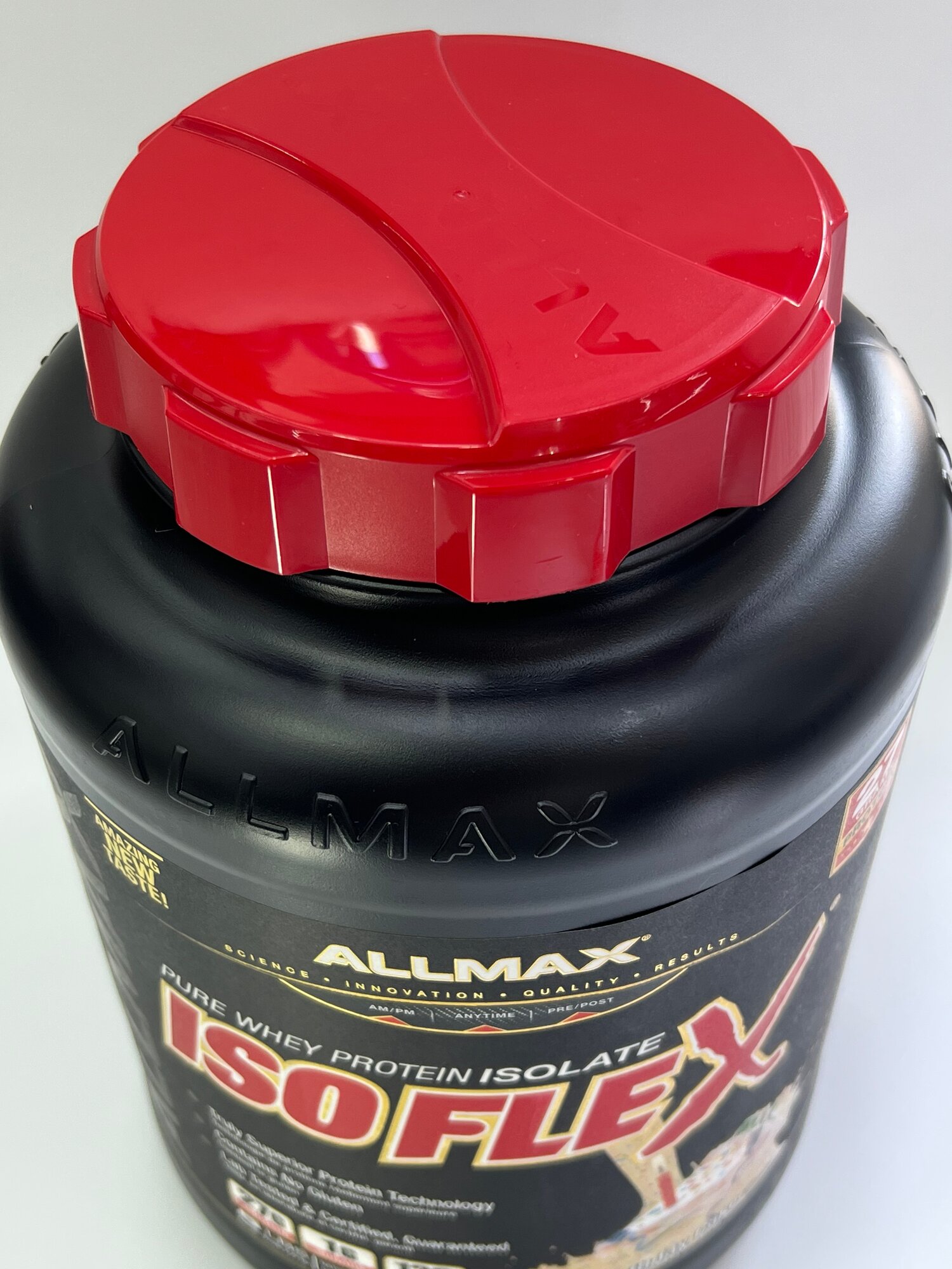 Allmax IsoFlex 2.27 кг Birthday Cake – изолят сывороточного белка для чистого роста мышц — фото 1