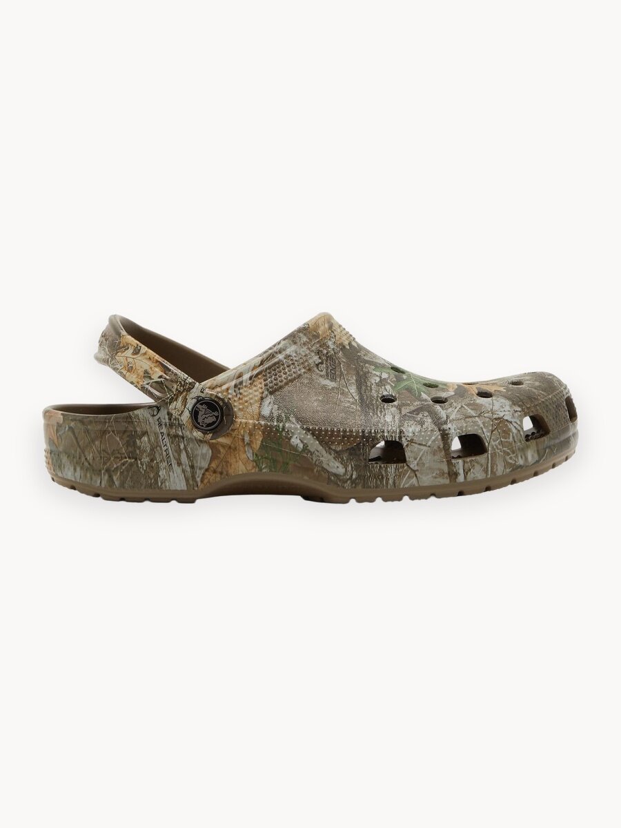 Сабо Crocs Classic Clog Realtree, размер M4W6 US, коричневый