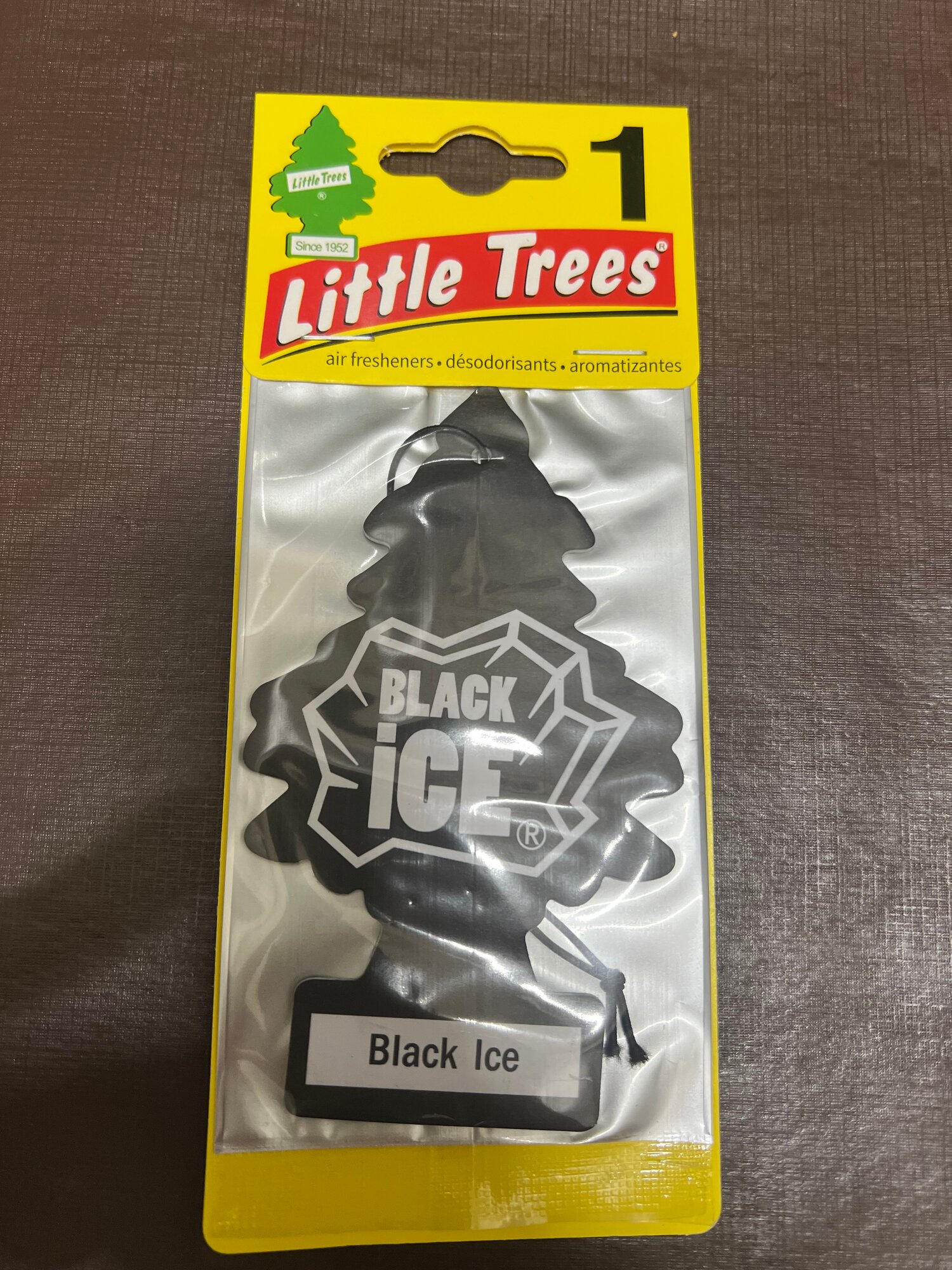 Little Trees Ароматизатор для автомобиля Ёлочка Черный лед (Black Ice) 100 мл 10 г природный черный