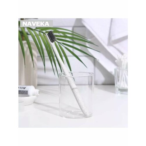 Зубная щетка мягкая в тубе белая 472₽