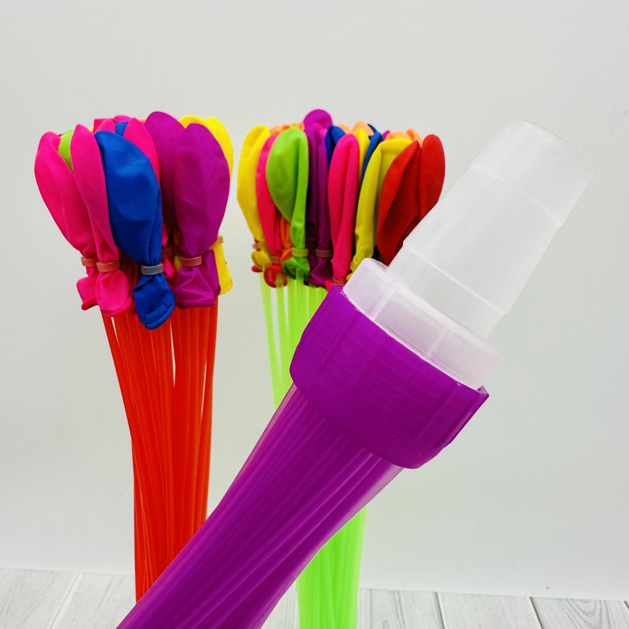 Шарики с насадками для водных бомбочек. 111 шт. — фото 1