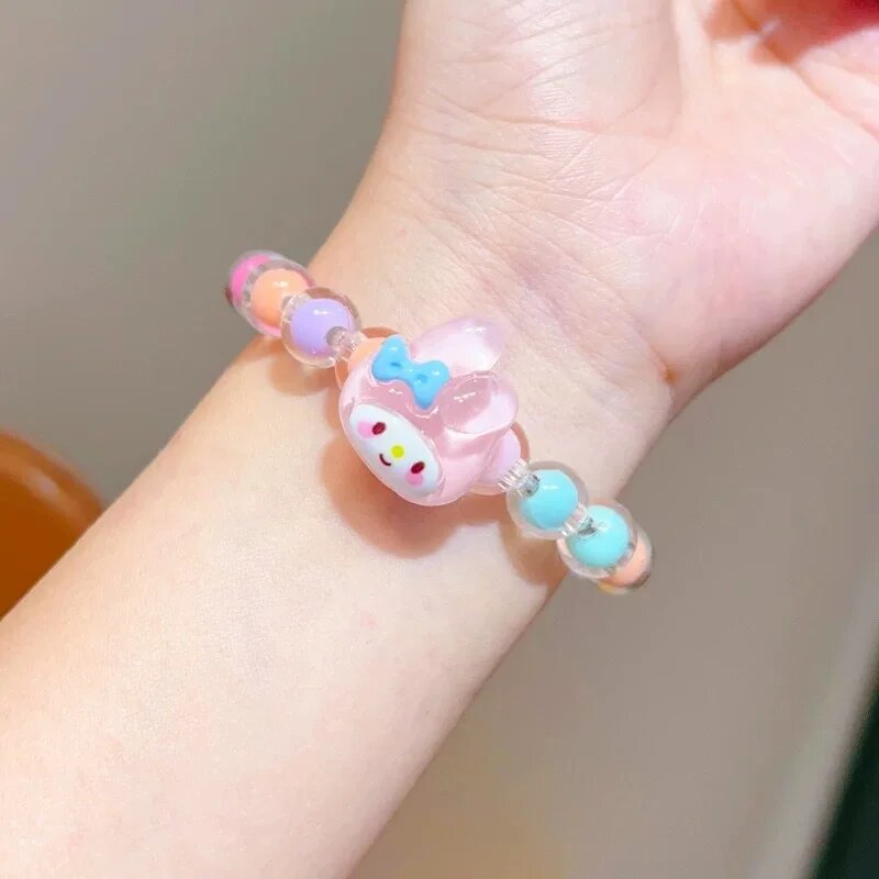 Браслет Sanrio с персонажем мультфильма Kuromi Hello Kitty Cinnamoroll, украшения из бисера, аксессуар с героями мультфильмов для маленькой девочки, детский подарок, 1Pcs, Унисекс