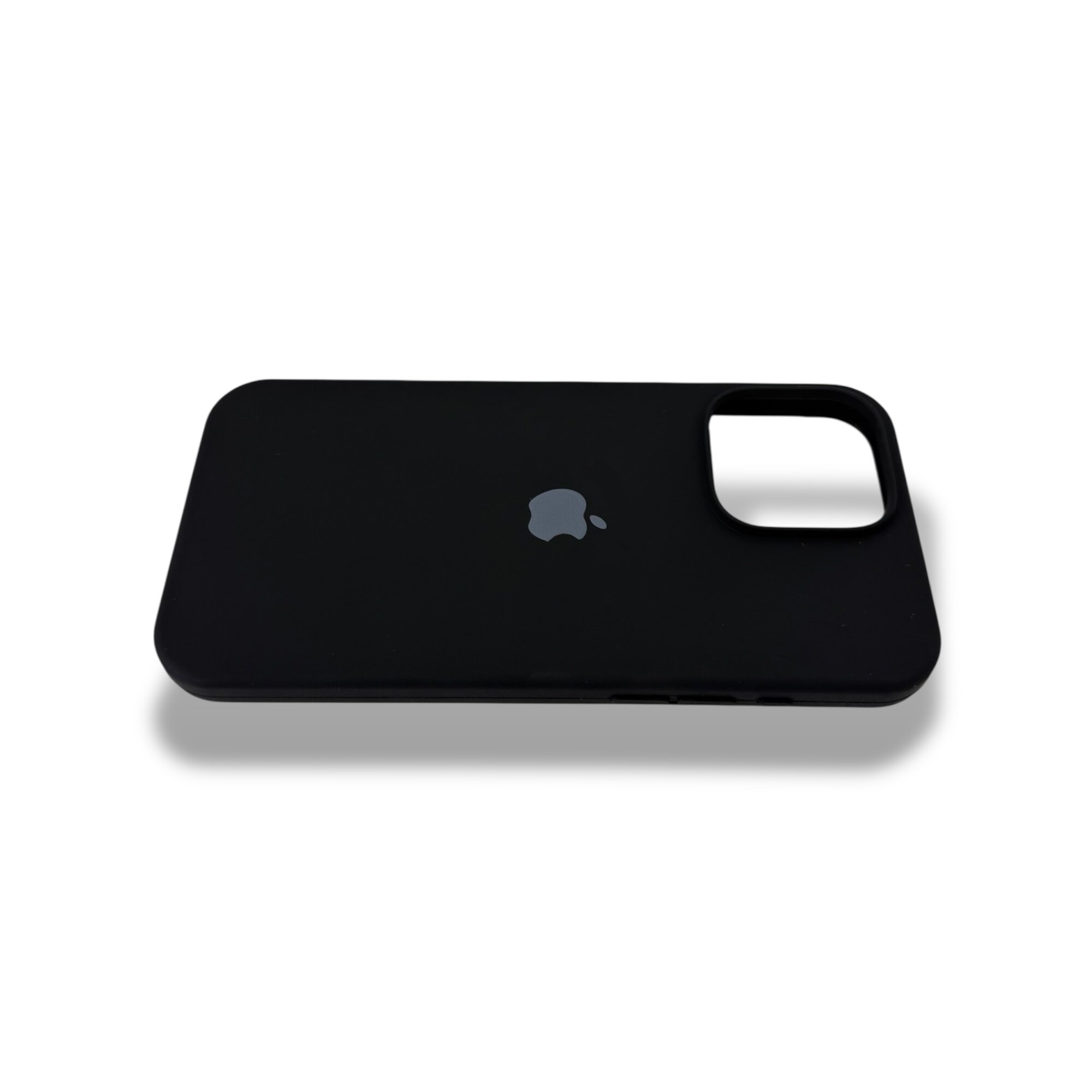 Силиконовый чехол с бархатной подкладкой для iPhone 13 Pro Max – премиум защита — фото 1