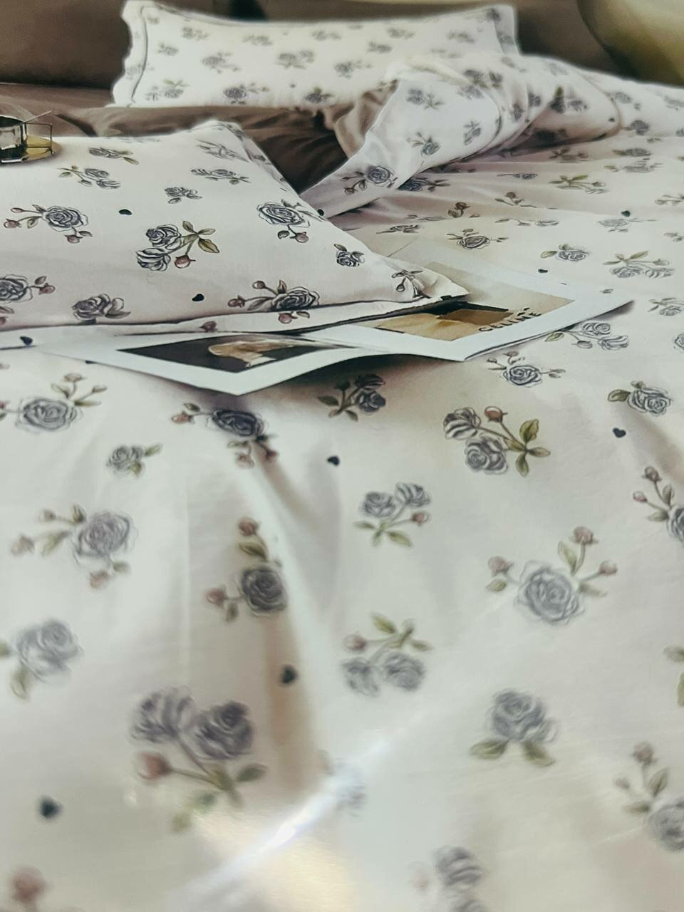 Постельного белья (простыня И наволочки) 2 спальные. Жатка материал — блестящая, гладкая и роскошная ткань