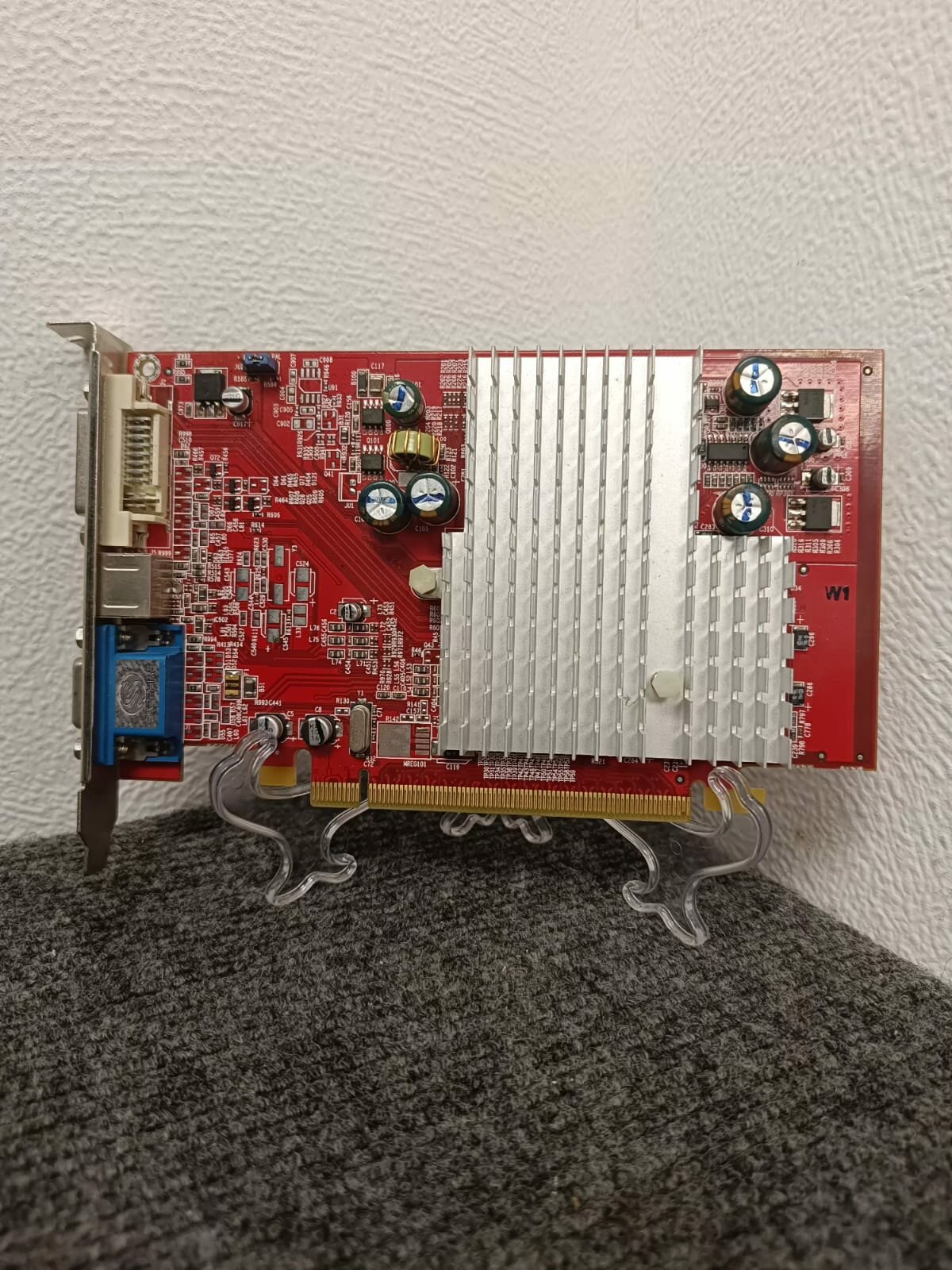 Видеокарта ATI Radeon x550 128mb